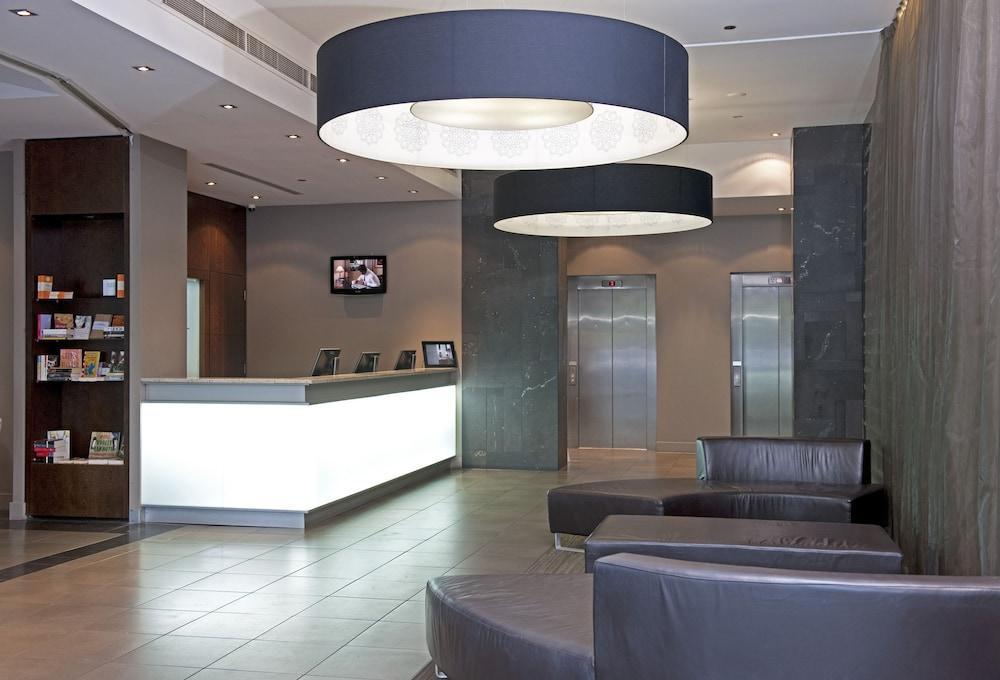 Mantra Hindmarsh Square Hotel Аделейд Екстериор снимка