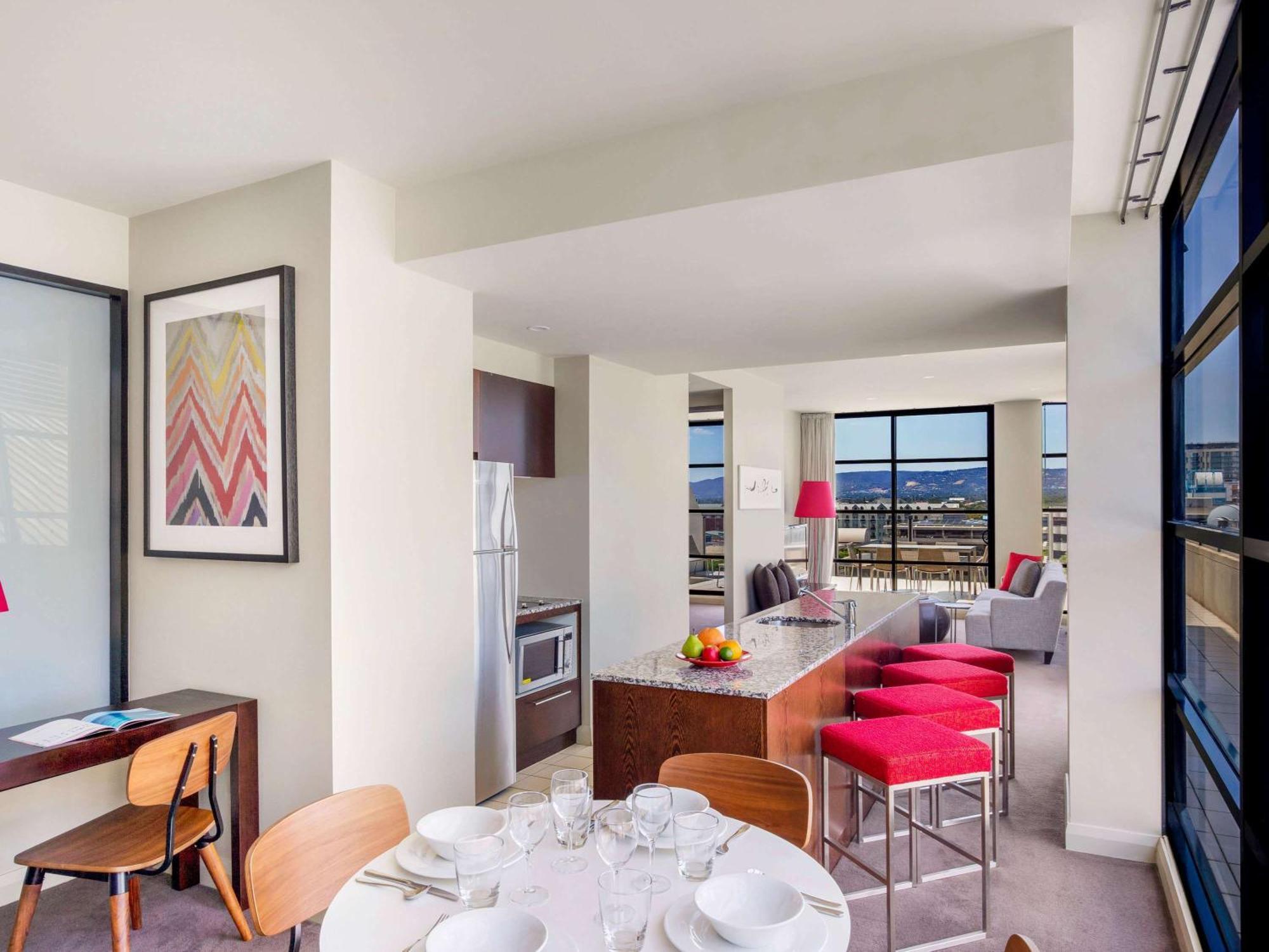 Mantra Hindmarsh Square Hotel Аделейд Екстериор снимка