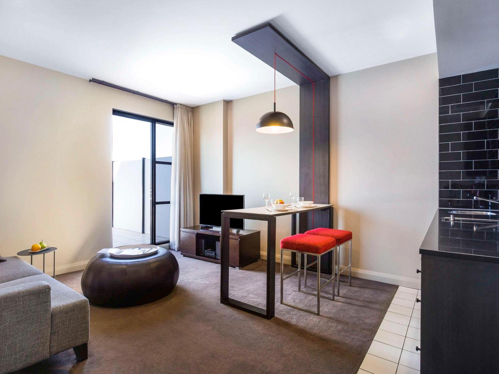 Mantra Hindmarsh Square Hotel Аделейд Екстериор снимка